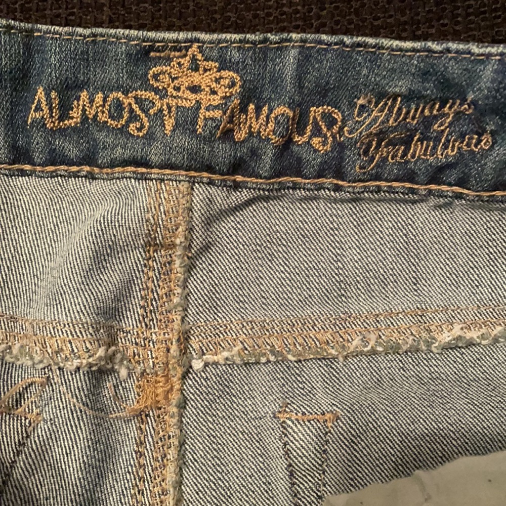 Almost famous size 7 shorts. NWT. - Picture 4 of 5